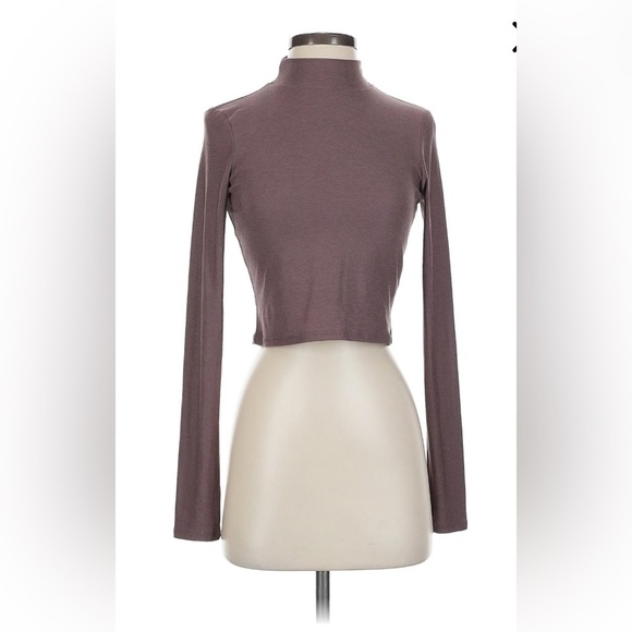 BEYOND YOGA Featherweight Moving On Cropped Top in Truffle Heather, Size Small - Picture 2 of 5